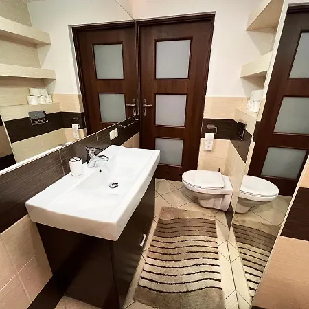 M5 Apartament *